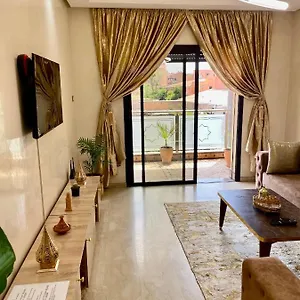  Apartment Golden House